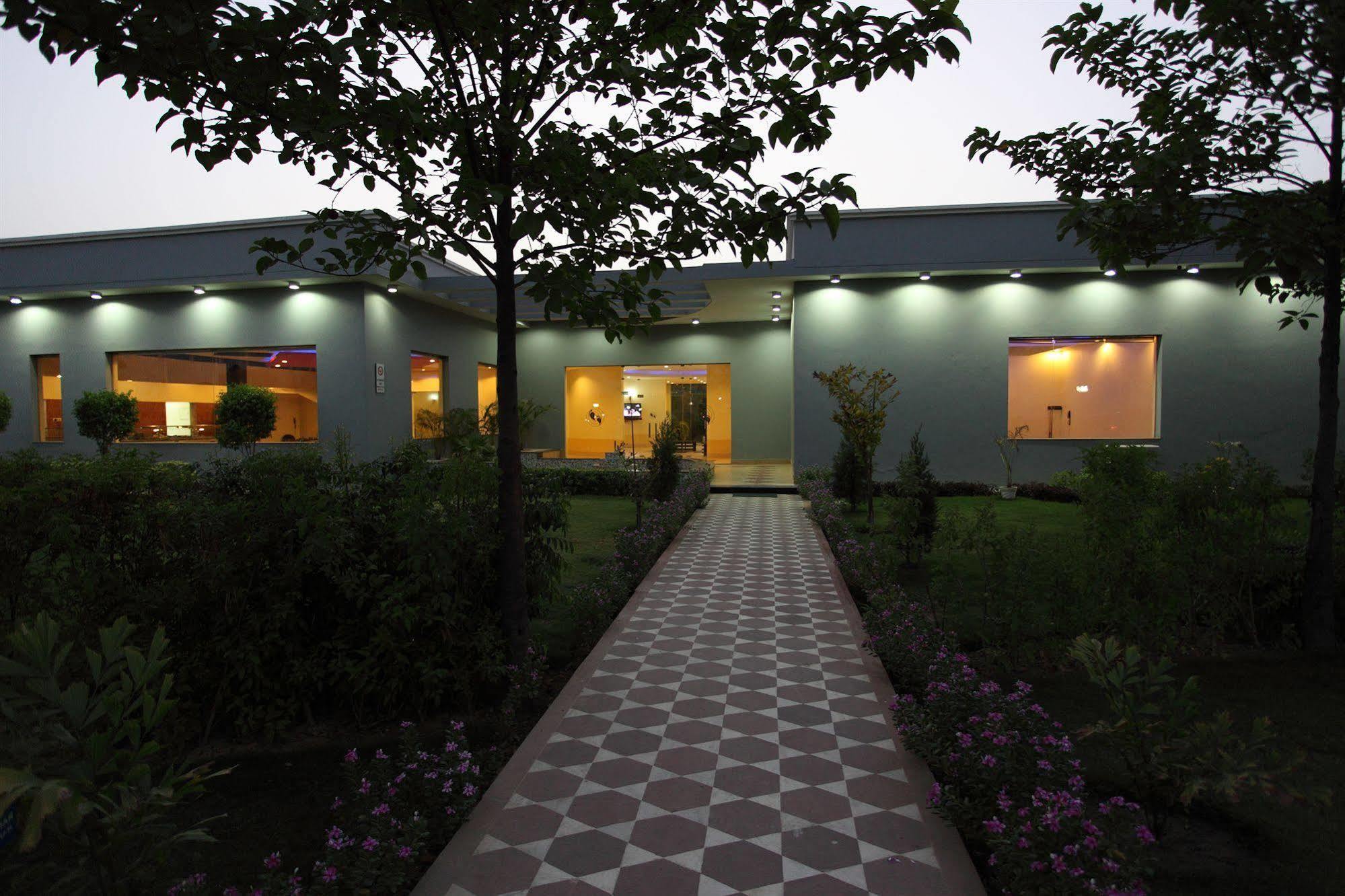 Shri Radha Brij Vasundhara Resort & Spa Govardhan Εξωτερικό φωτογραφία