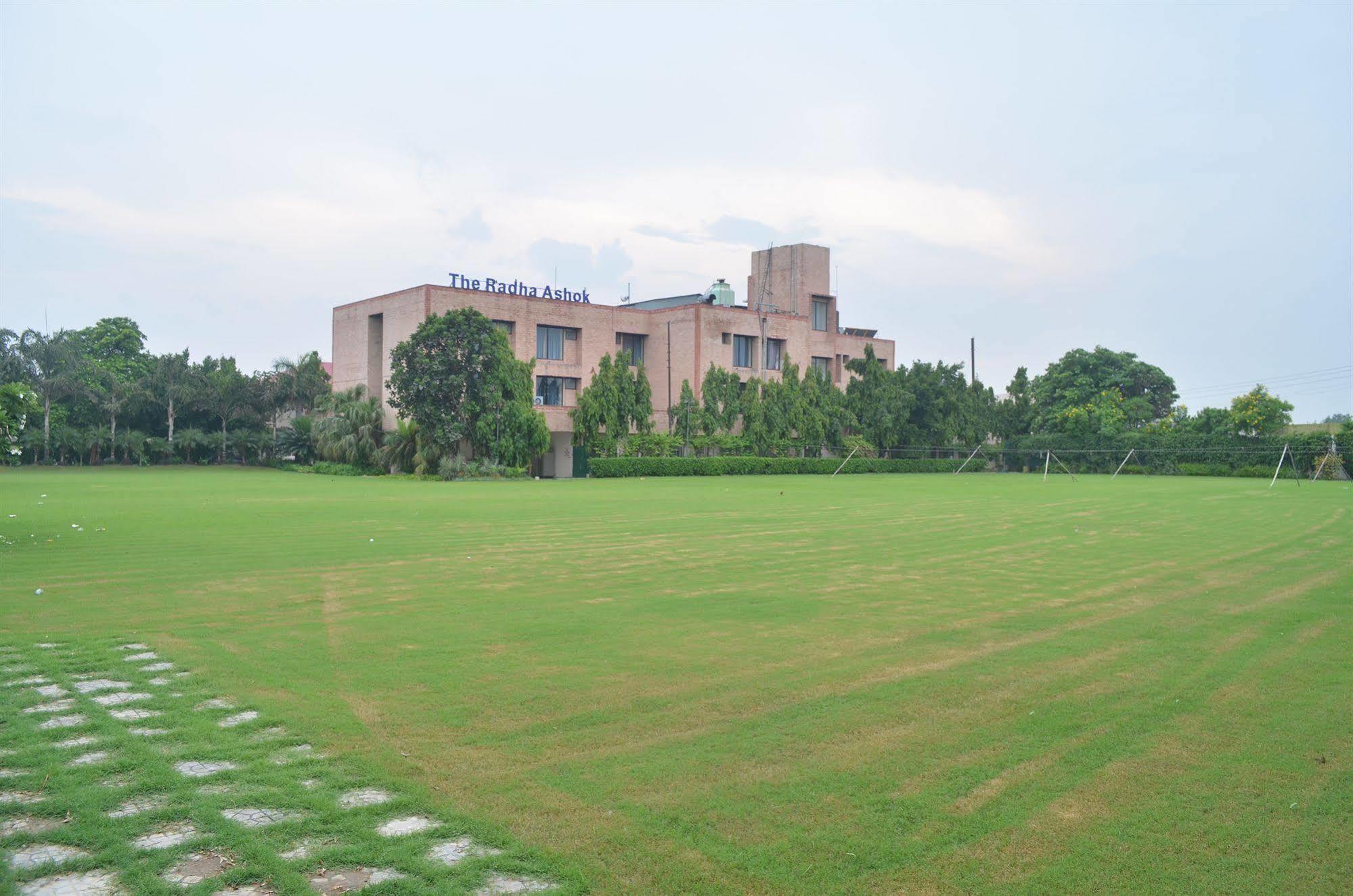 Shri Radha Brij Vasundhara Resort & Spa Govardhan Εξωτερικό φωτογραφία