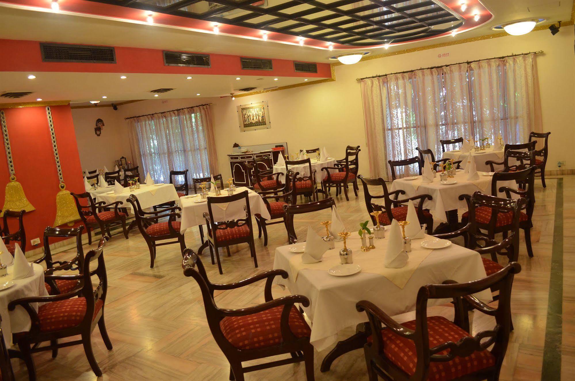 Shri Radha Brij Vasundhara Resort & Spa Govardhan Εξωτερικό φωτογραφία